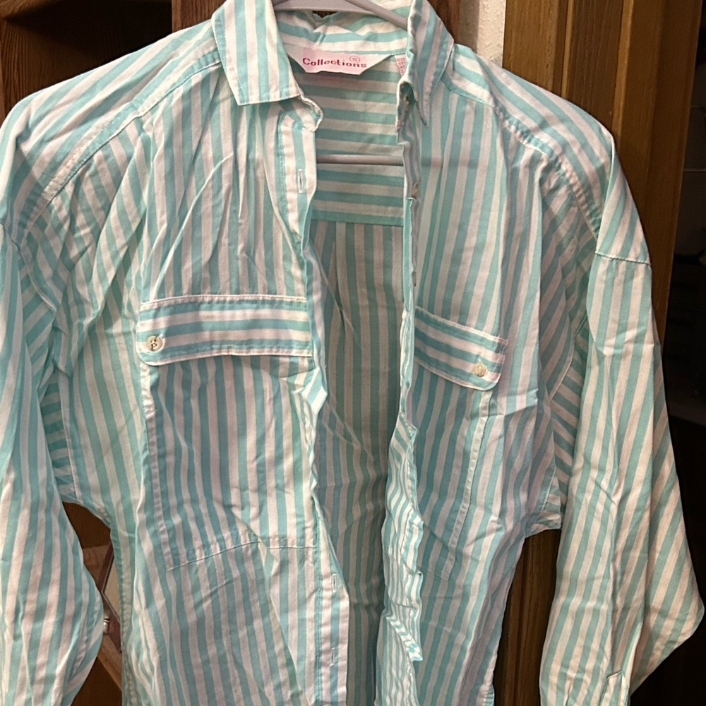 Women’s vintage top. Teal and white striped. Long sleeves. Rarely worn.